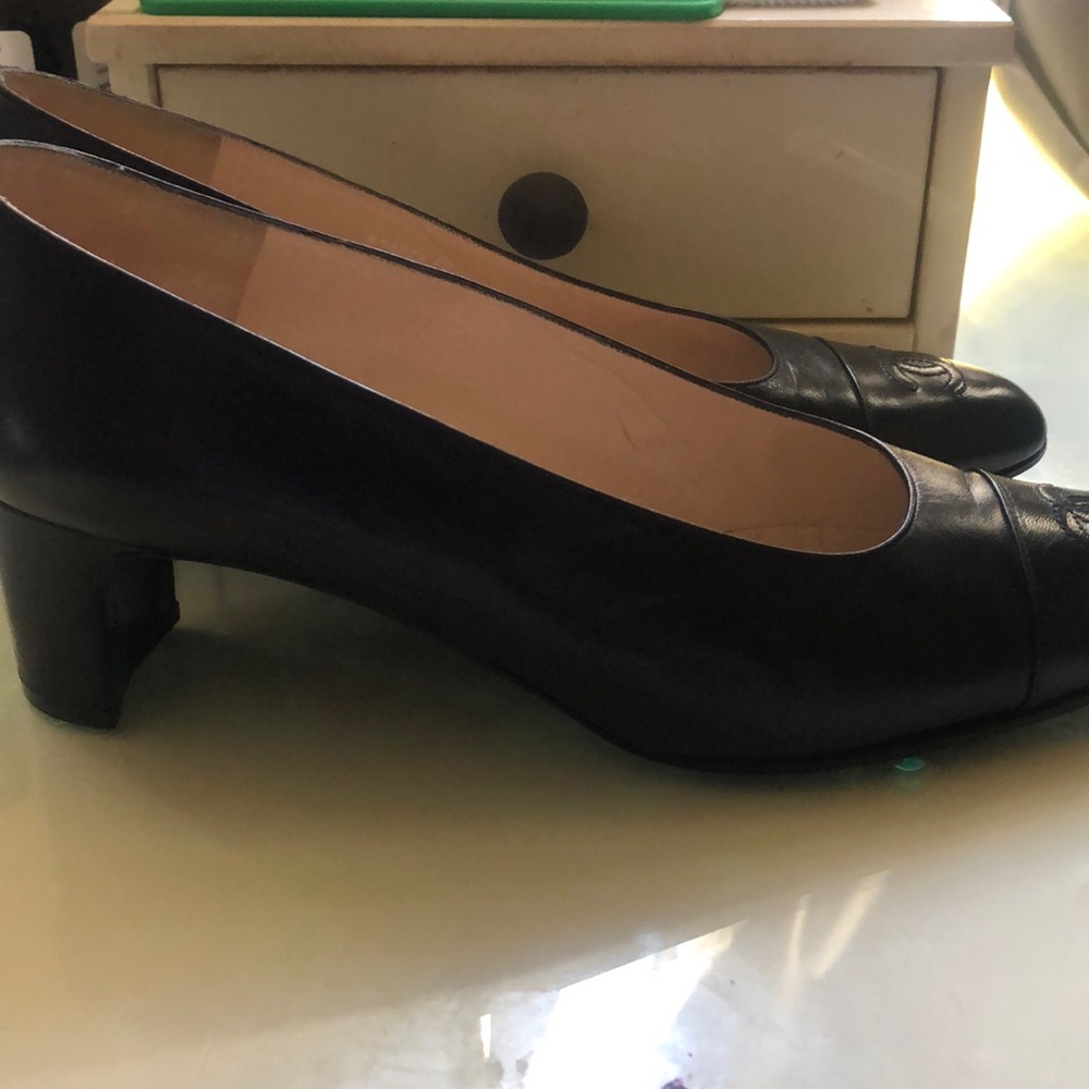 Vintage Chanel Heels - Picture 5 of 10